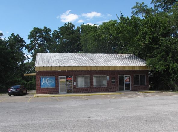 Retail Space Available | 708 W William J Bryan Pkwy | Bryan, TX: 708 W Wm J Bryan Pkwy, Bryan, TX 77803